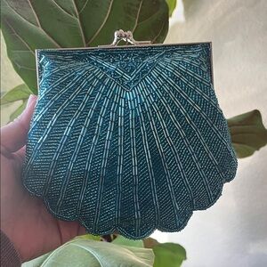 Beautiful beaded kiss lock purse